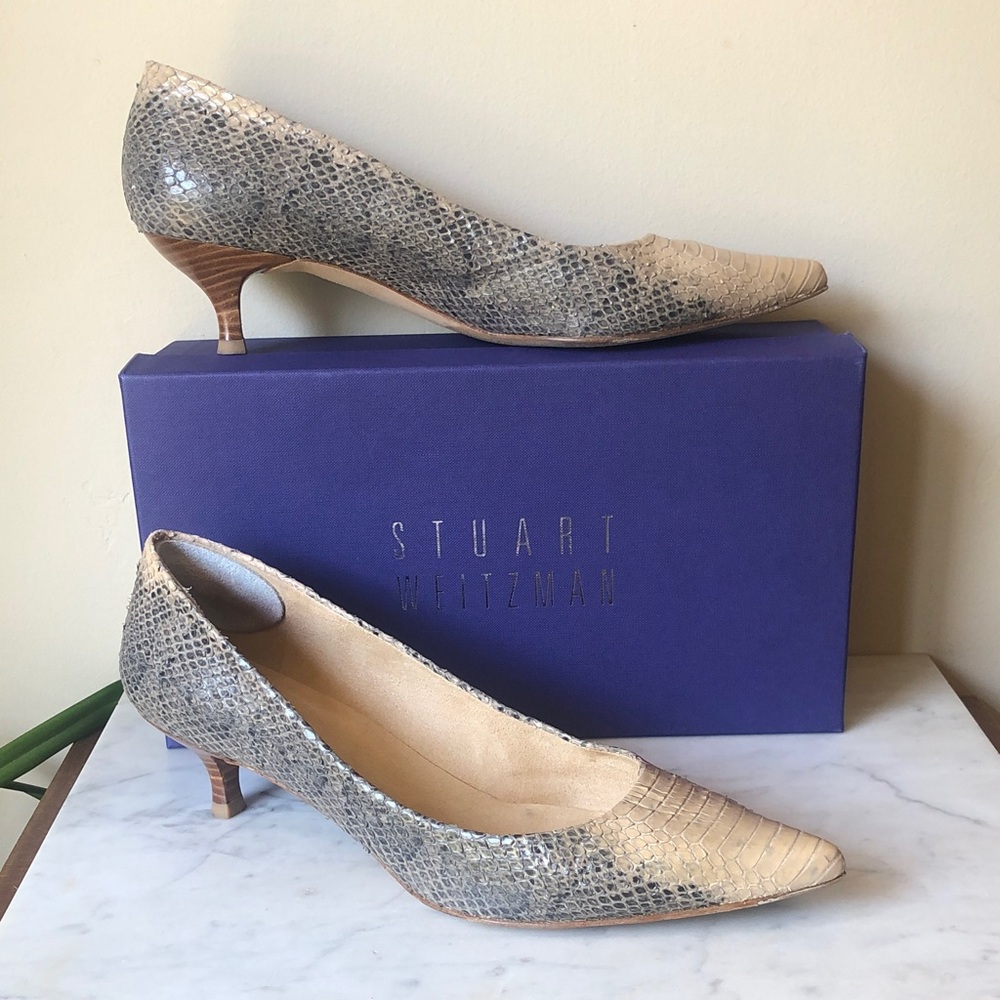 Stuart Weitzman “Buff Whips” Beige and Gray Snakeskin Print Pointed Kitten Heels